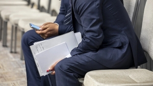 Prezident sanoatda sustkashlikka yo'l qo'ygan o'n uchta hokimni jazoladi