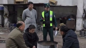 Foreigners who burned Uzbek soum fined 41 million.