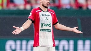 Komlichenko sudya qarorlarini tanqid qildi