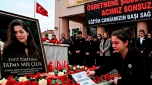 Istanbulda o'quvchi biologiya o'qituvchisini pichoqlab o'ldirdi