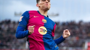 The "Milan" jersey signed by Gerard Martino was gifted by Maldini