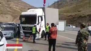 Kamchik o‘tkazgichida yuk avtomobili ag‘darildi