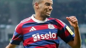 "Newcastle" wants to offer Isak a record salary
