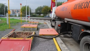 A young man cleaning a cistern in Khorezm died