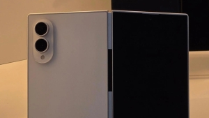 Samsung yangi buklama smartfonining ilk suratlarini e'lon qildi