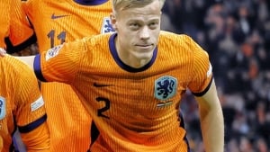 Tottenxem va Nyukasl van Xekke transferiga qiziqmoqda