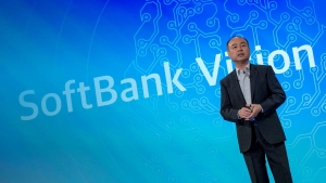 «SoftBank» rahbari «Tesla» koinotidagi axborot markazlariga qarshilik bildirdi