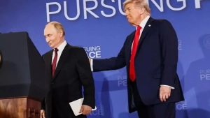 Трамп и Путин тепло общались на саммите в Анкоридже