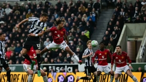 "Nyukasl" 10 kishi bilan "Manchester Yunayted"ni yengdi