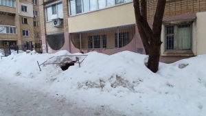 Saratovda bola quduqqa tushib, jarohat oldi