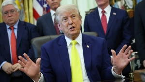Tramp Erondan halok bo'lgan amerikaliklar uchun tovon puli talab qildi