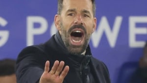 Van Nistelroy «Lester» bosh murabbiyi lavozimidan ketdi