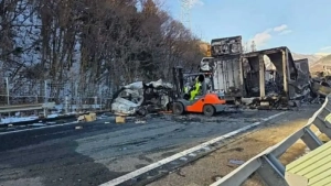 Крупная авария в Японии: 38-часовое закрытие дороги завершилось