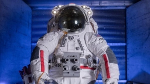 NASA Oyga parvozlar uchun yangi turdagi skafandrlarni yaratadi