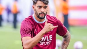 West Ham is selling Paketa to Aston Villa
