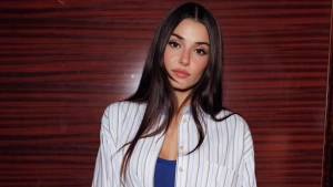 Hande Erchel eronlik rejissyorning yangi dramatik filmida suratga tushadi