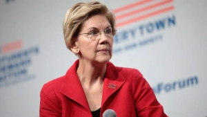 Senator Uorren Eron maktabiga bombali hujumni og'ir xatolik deb baholadi