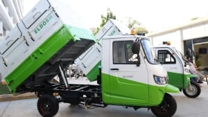 Samarqandda chiqindi tashish uchun motorollerlar ishlab chiqarildi