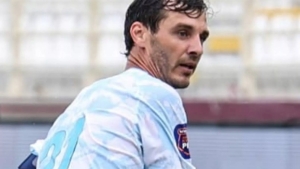Aleksandr Erokhin futbolni tark etishni inkor etdi