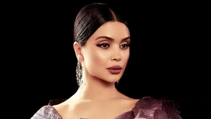 Parizoda shared elegance and charm in a spring outfit