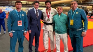«Arslonbek Tojiyev» Lozannada kumush medal egalladi