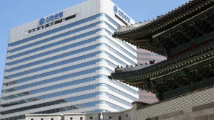 Shinhan Bank начал обслуживать на узбекском языке