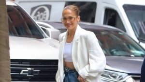 Celebrities maintain a youthful appearance with simple methods