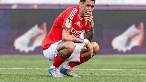 Di Maria left the field due to injury