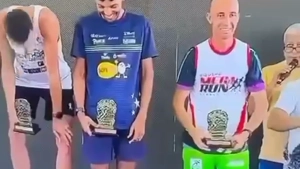 Braziliyalik yuguruvchi shohsupada o'n bitta homiy libosini yechdi