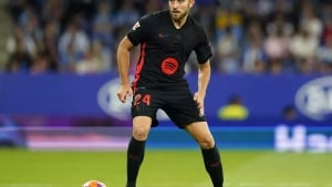 Barcelona extends contract with Eric Garcia