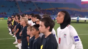Женская сборная Ирана молчала во время гимна