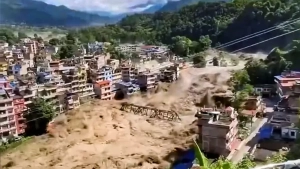 Nepal va Tibet chegarasidagi toshqinlarda yuzlab sayyohlar bedarak ketdi