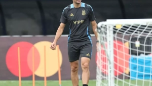 Skaloni ikki yosh yulduz o‘rtasida tanlov qiladi