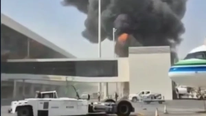 Ar-Riyod aeroportiga uyushtirilgan hujum oqibatida yong'in kelib chiqdi