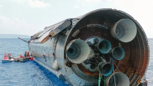 «Starship» 24 kun okeanda suzib yurgandan keyin qirgʻoqqa olib kelindi