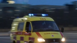 Olmaotada askar uchinchi qavatdan sakrab og‘ir ahvolda