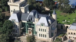 Alla Pugacheva has leased her property for a long term