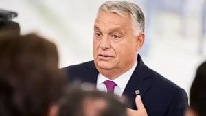 Orban: Kiyev va Bryussel Vengriyaga aralashmoqda