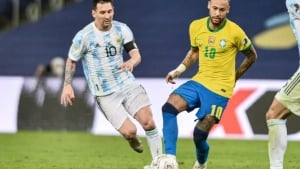 Neymar: Messi PSJda penalti urishni rad etdi