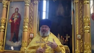 Ajralish sabablari: ruhoniy ayollarni tanqid qildi