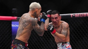 Max Holloway admitted defeat and apologized to his fans