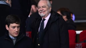 De Bryun Napoli maydonida qanday yordam beradi?