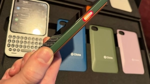 BlackBerry uslubidagi yangi smartfonning video sharhi taqdim etildi