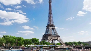 A unique staircase piece from the Eiffel Tower will be put up for auction