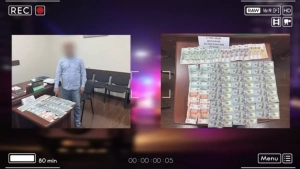 В Самарканде задерживают незаконного валютного обменщика