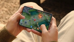 Honor yangi buklanuvchi smartfoniga eng kuchli protsessor o'rnatadi