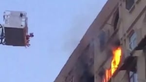 Toshkentda ko‘p qavatli uyda yong‘in sodir bo‘ldi: jabrlanganlar yo‘q, holat sabablari o‘rganilmoqda
