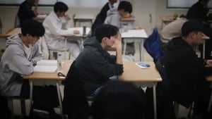 Flights suspended on exam day in South Korea