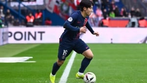 Napoli Li Kan-Inni transfer qilishni rejalashtirmoqda