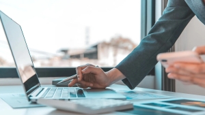 Tadbirkorlarning bank hisobvaraqlarini blokdan chiqarish tartibi soddalashtirilmoqda